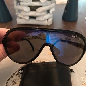 Harley Davidson sunglasses with leather pouch